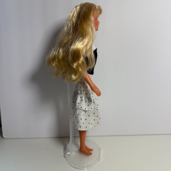 Hasbro vintage Maxi doll with white and black vintage dress - Picture 5 of 12